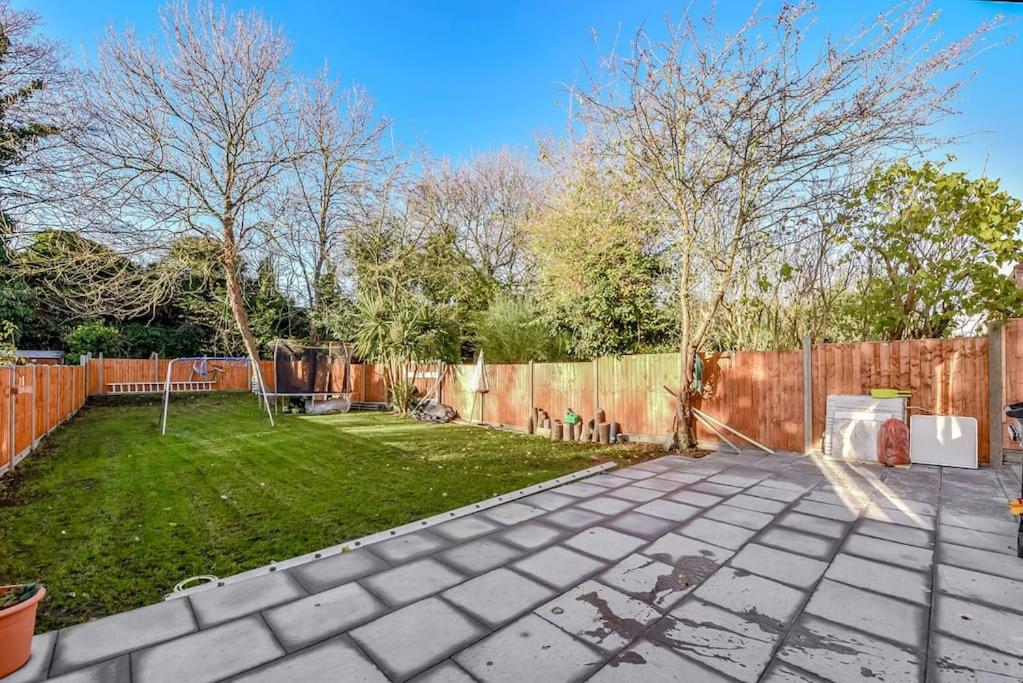 Delightful family home right off the high street - Housity