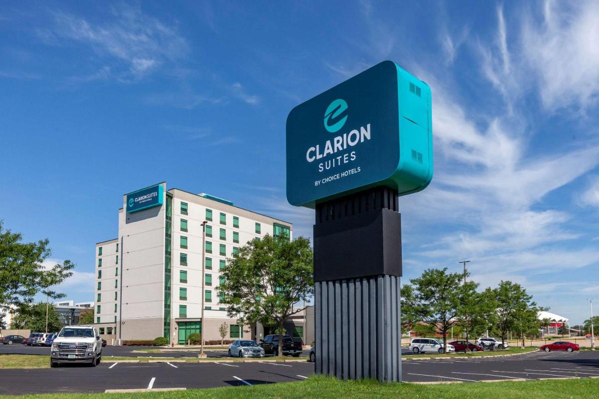 Clarion Suites at the Alliant Energy Center - Hizvo