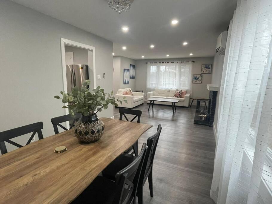 Sunny, newly renovated 3BRM home With free parking in lower sackville - Housity