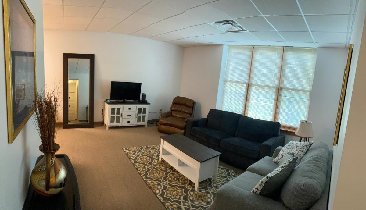 Pershing Heights 200 - Housity