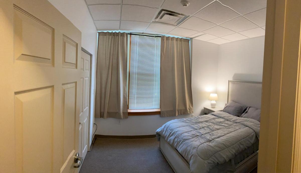 Pershing Heights 200 - Housity
