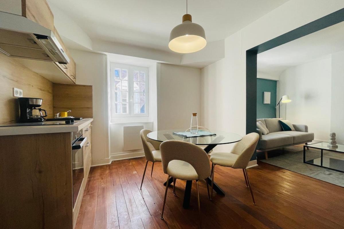 Suitetrails - The GARDENIA charming apartment in the heart of historic town of Amboise