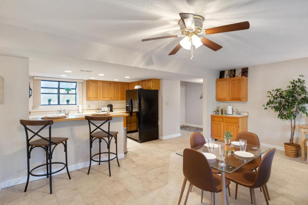 Living the Lake Life - Housity