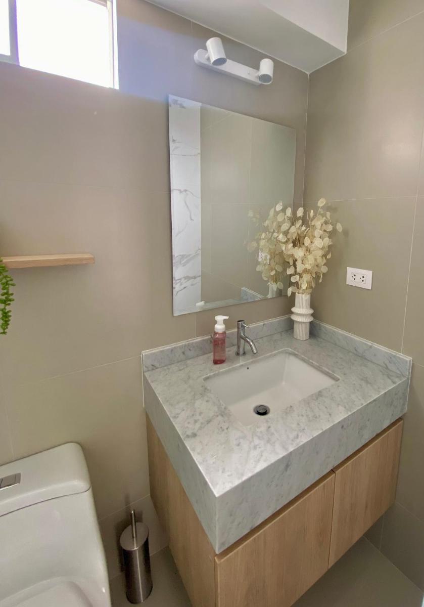 Suitetrails - New 1 BR apartment 2 blocks from San Isidro!