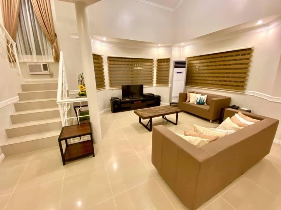 Nice House with Great Location (Near SM Ecoland) - Housity