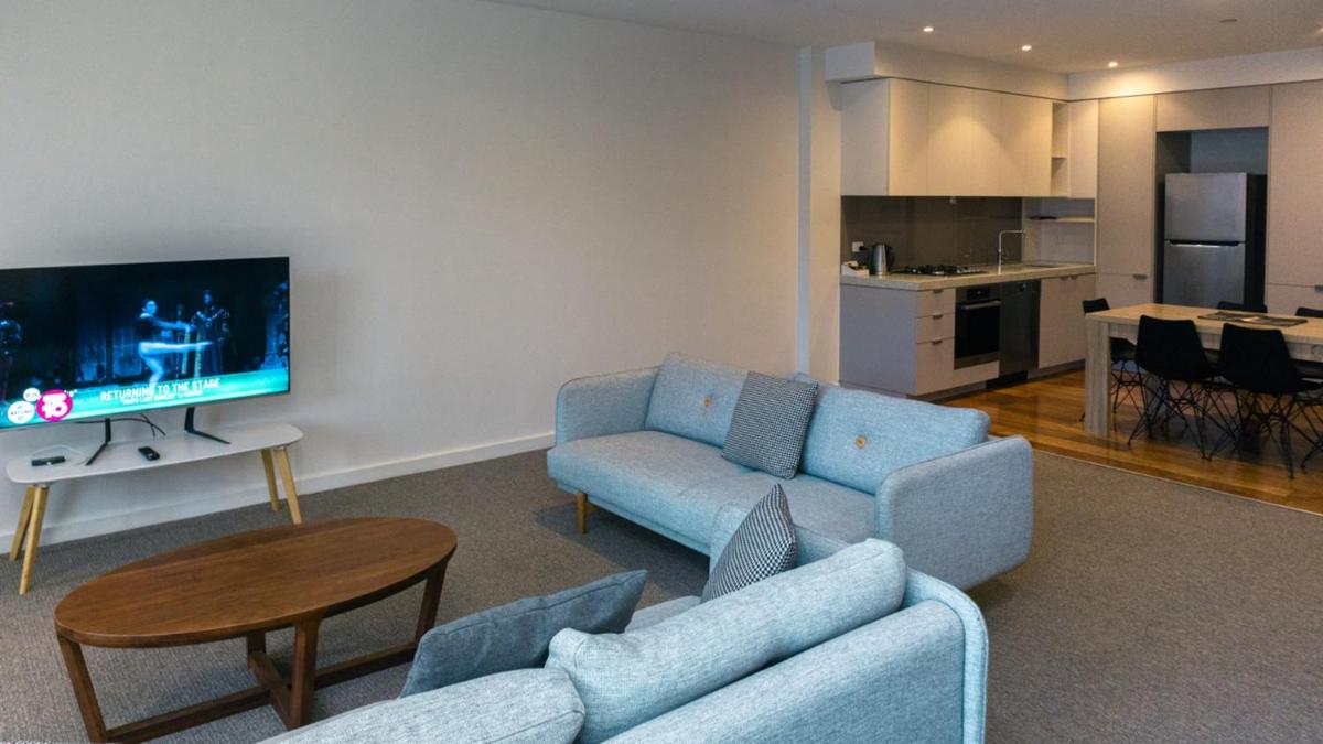 Pier Point 302 - Housity