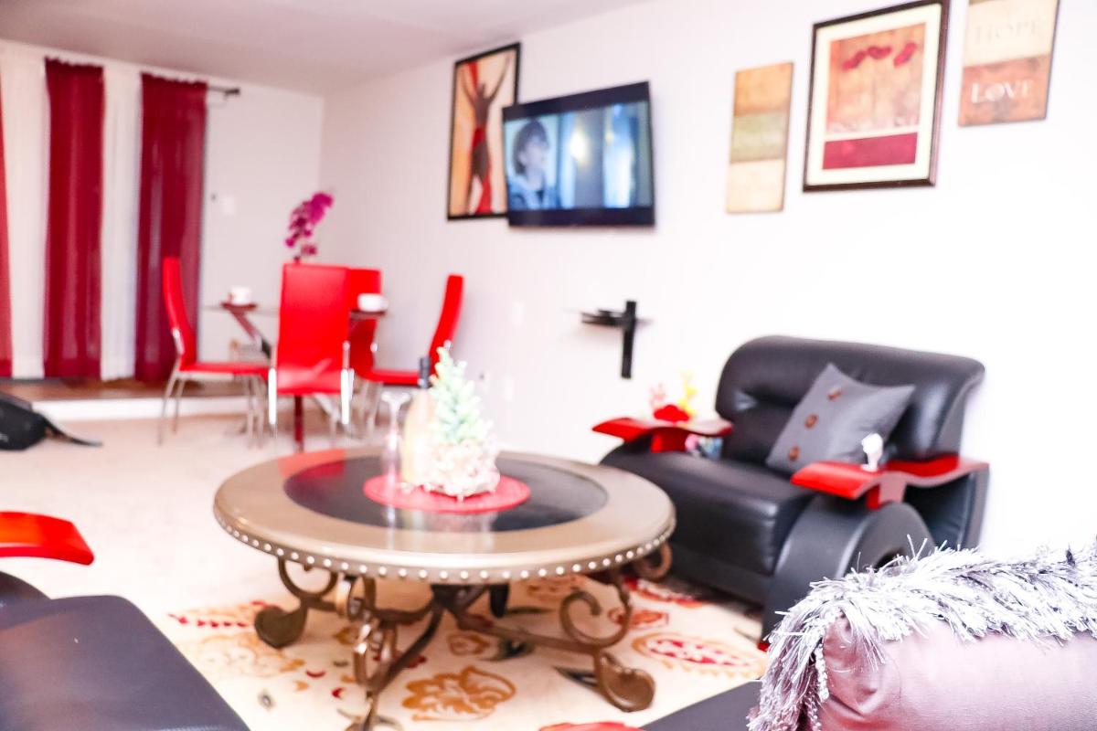 Luxury 2BR 1bt Suite basement Vacation House Private Entrance - Housity
