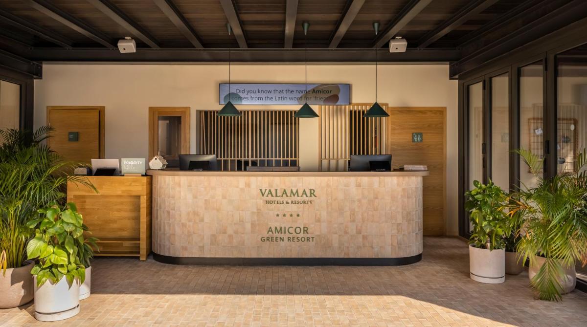 Valamar Amicor Resort - Housity