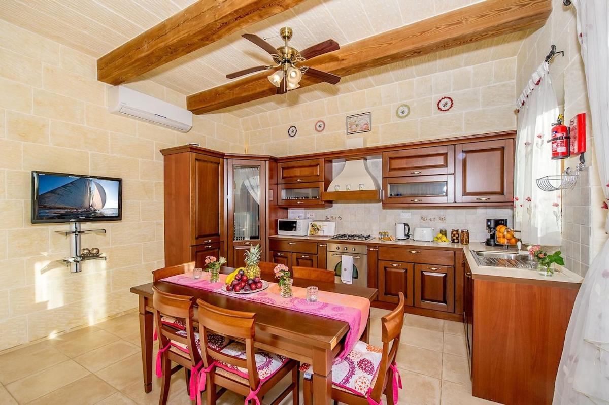 Rebbiegha Holiday Home - Housity