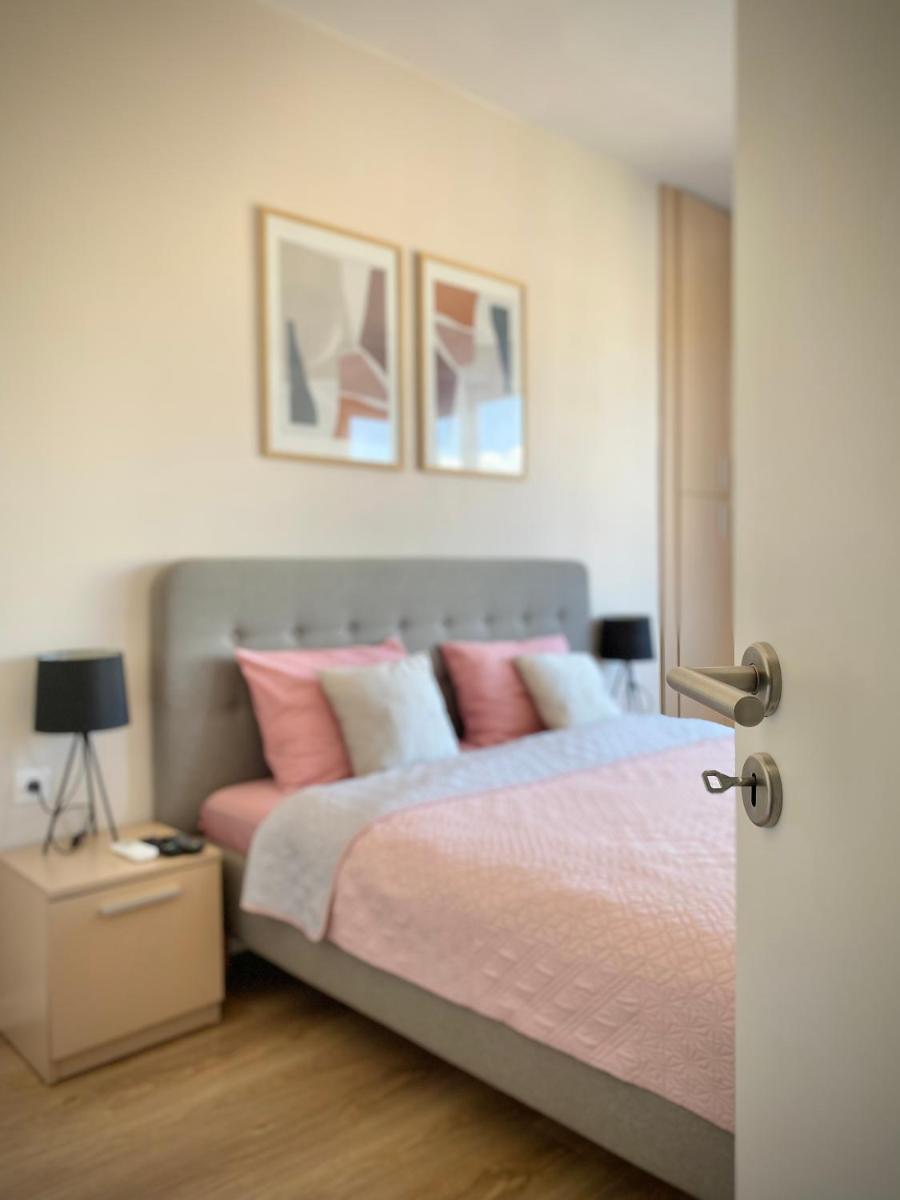 Top Centre Zara Apartment - Housity