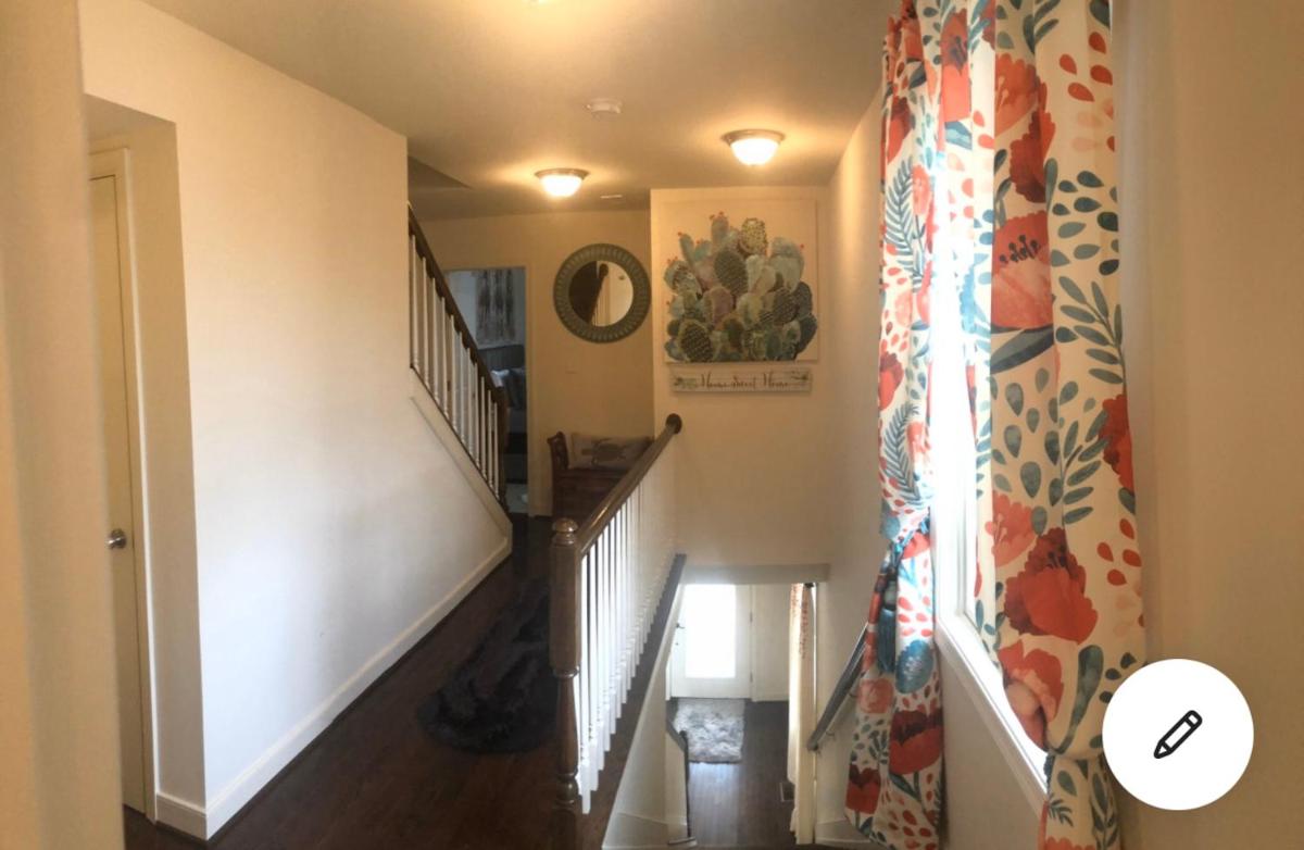 Naomi’s Bed & Breakfast - Housity