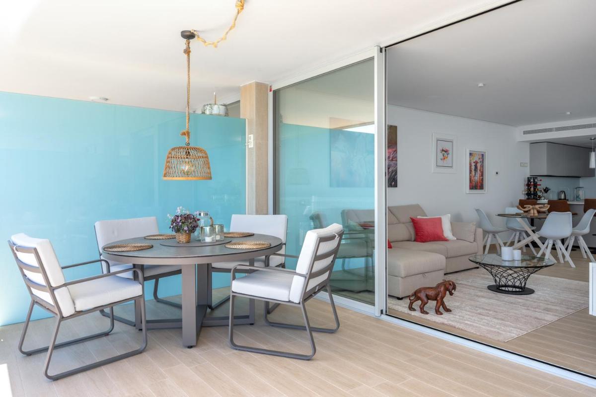 El Higueron Med One Apartment with Stunning Views Ref 157 - Hizvo