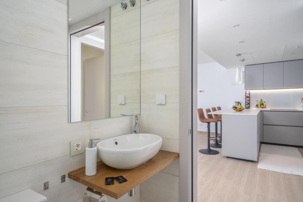 El Higueron Med One Apartment with Stunning Views Ref 157 - Hizvo