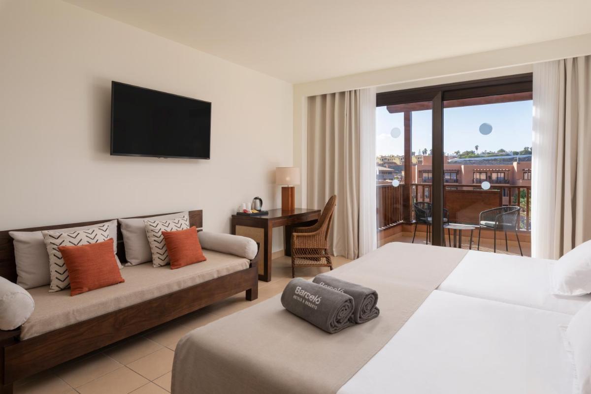 Cama o camas de una habitación en Barceló Tenerife