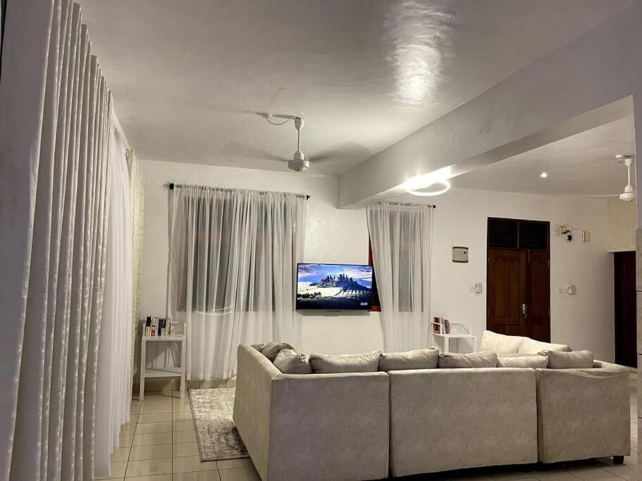 Suitetrails - Spectacular Ocean View Apartment in Malindi