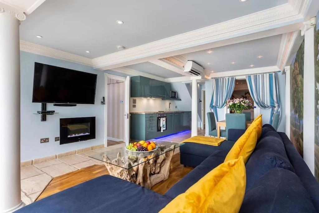 LUXURY BEACH PROPERTY- Neptune's Nest - Housity