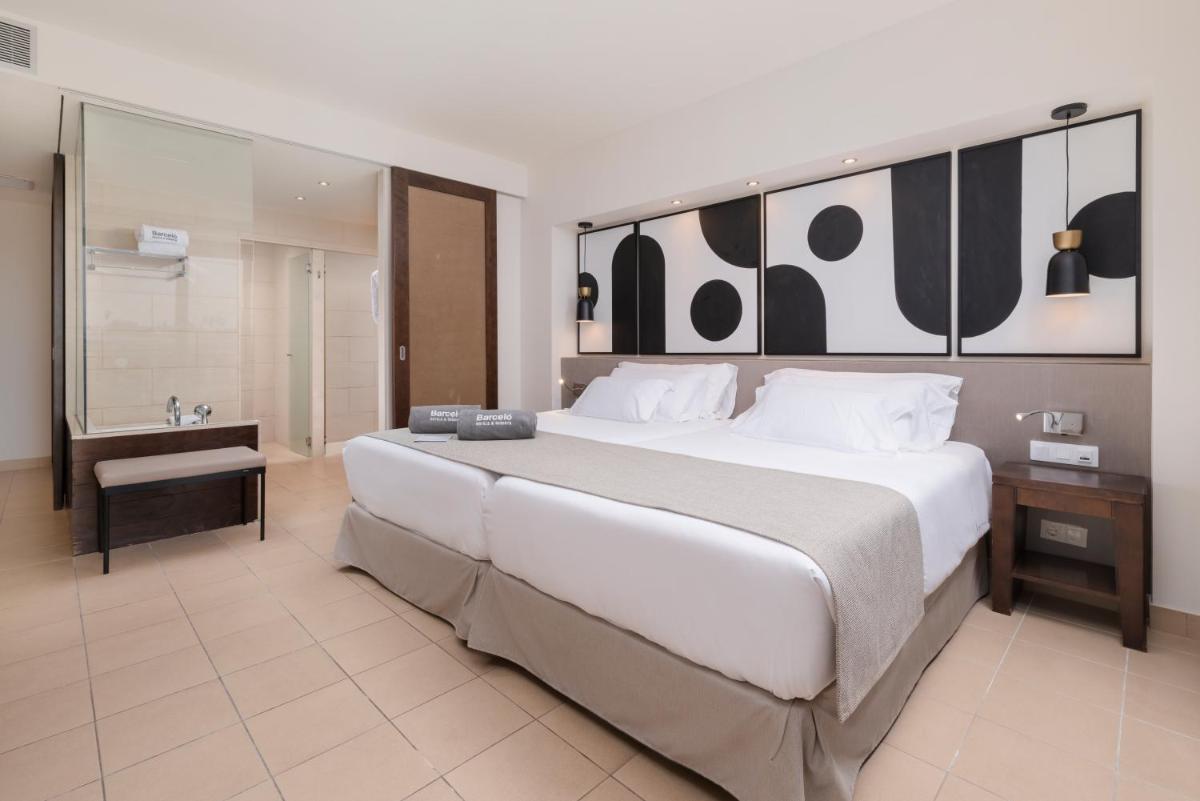 Cama o camas de una habitación en Barceló Tenerife