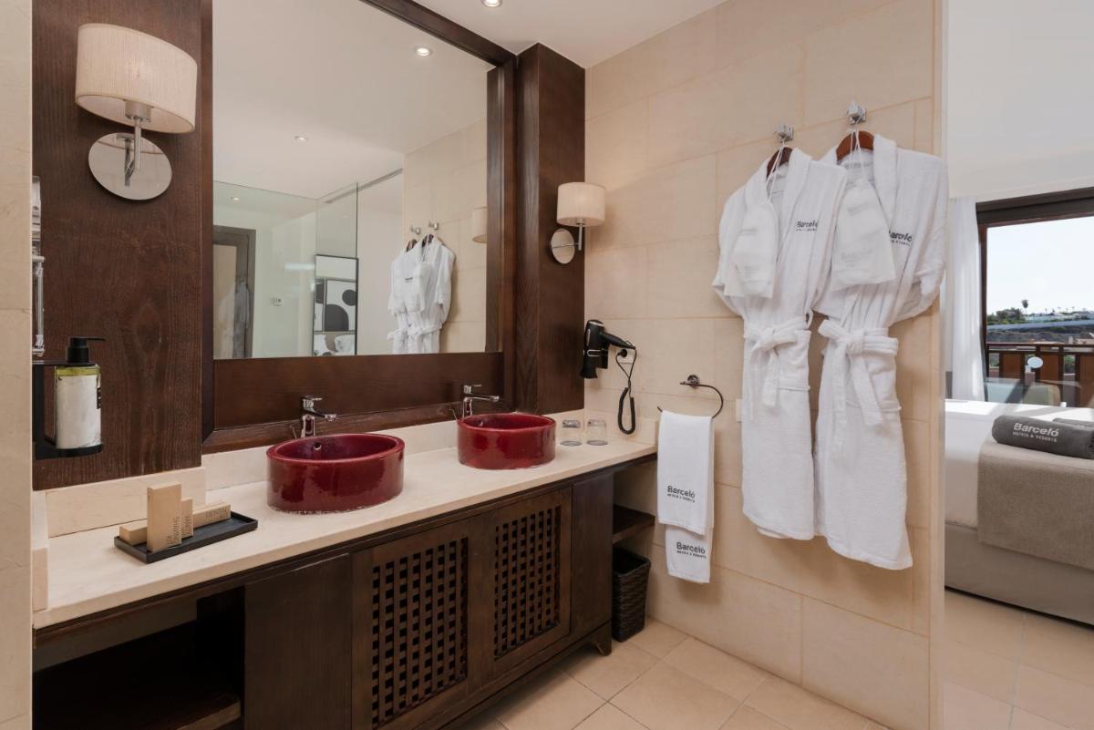 Un baño de Barceló Tenerife