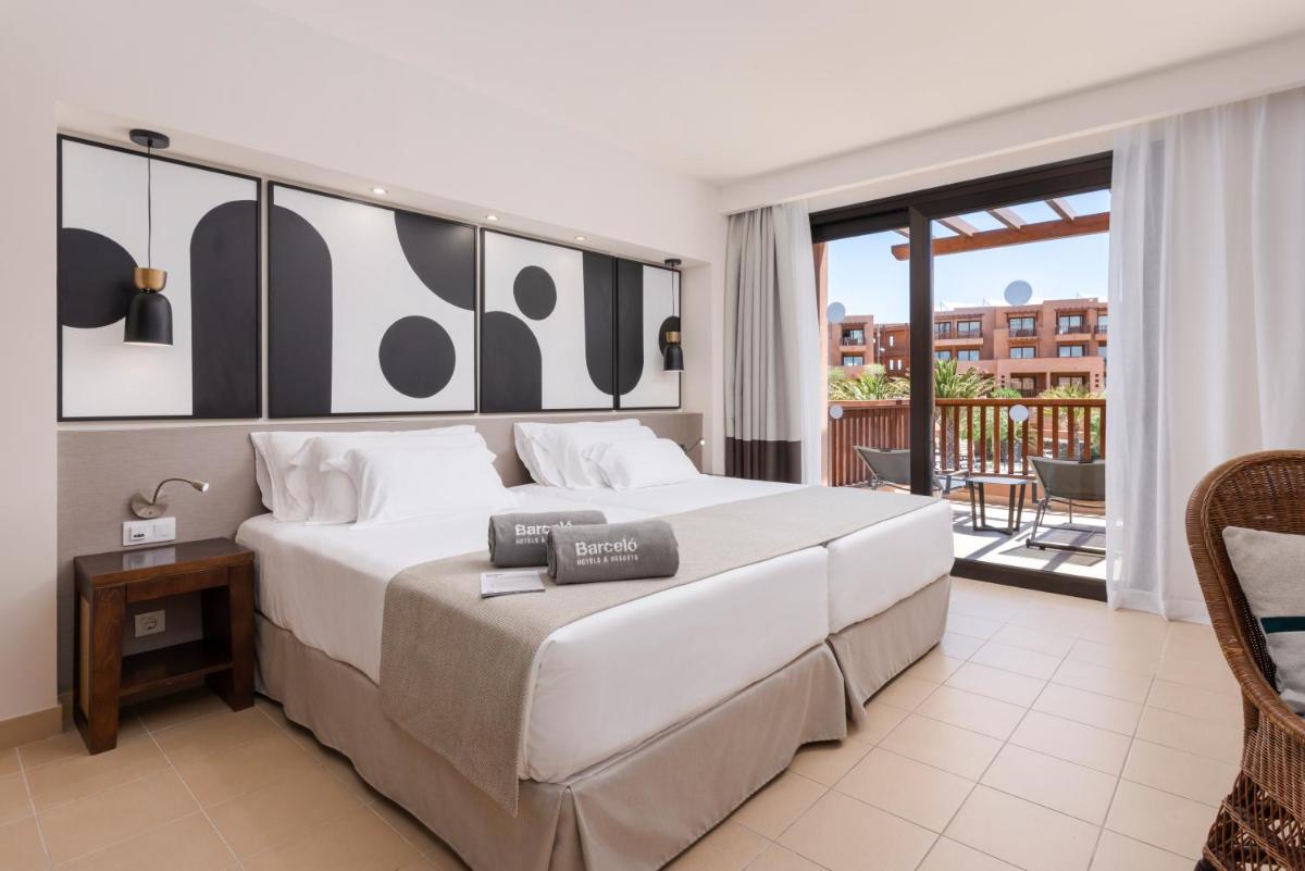 Cama o camas de una habitación en Barceló Tenerife