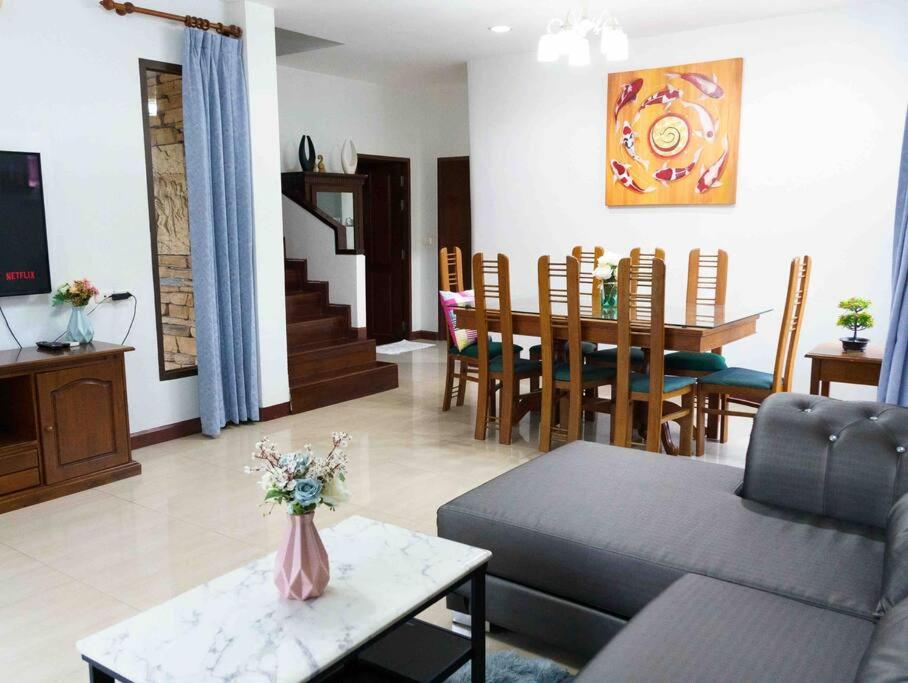 Suitetrails - 4BD Private pool villa in Patong heart quiet&nice