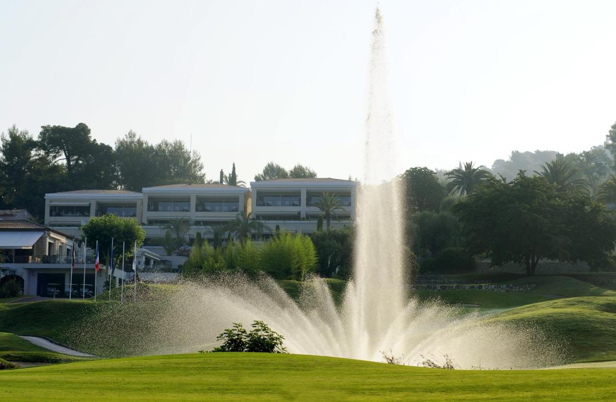 Jardin de l'établissement Royal Mougins Golf, Hotel & Spa de Luxe