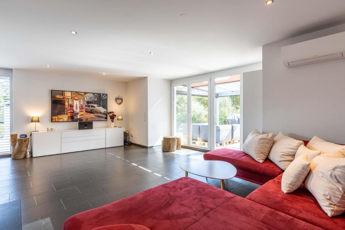 Villa Grafrath - Housity