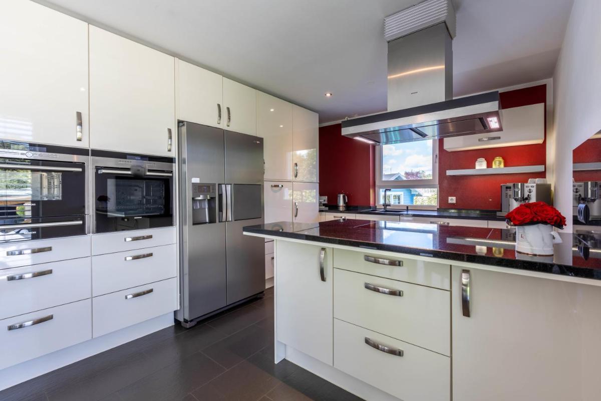 Villa Grafrath - Housity