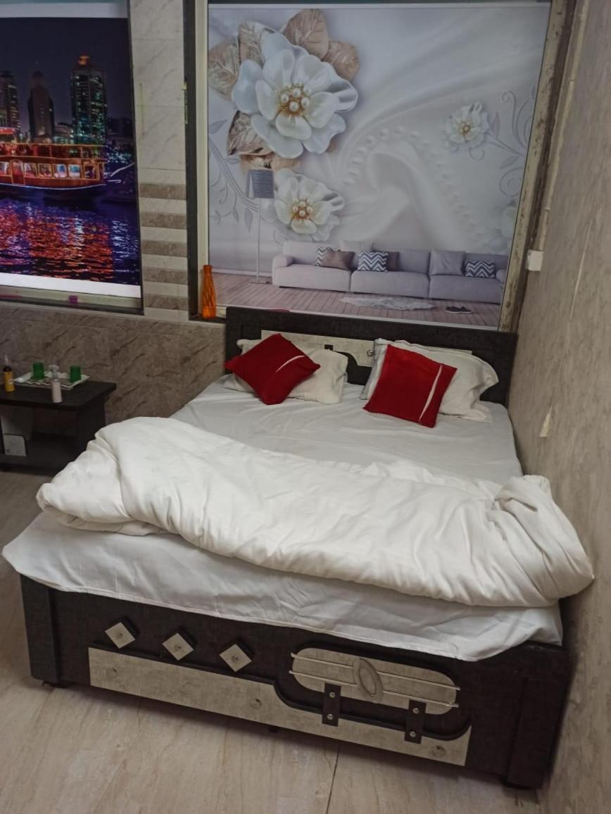HOTEL DK guest House - Housity