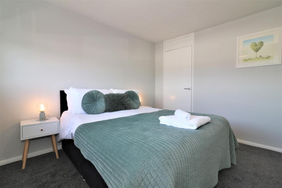 Signature - Morland House - Housity