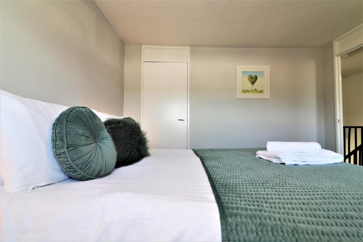 Signature - Morland House - Housity