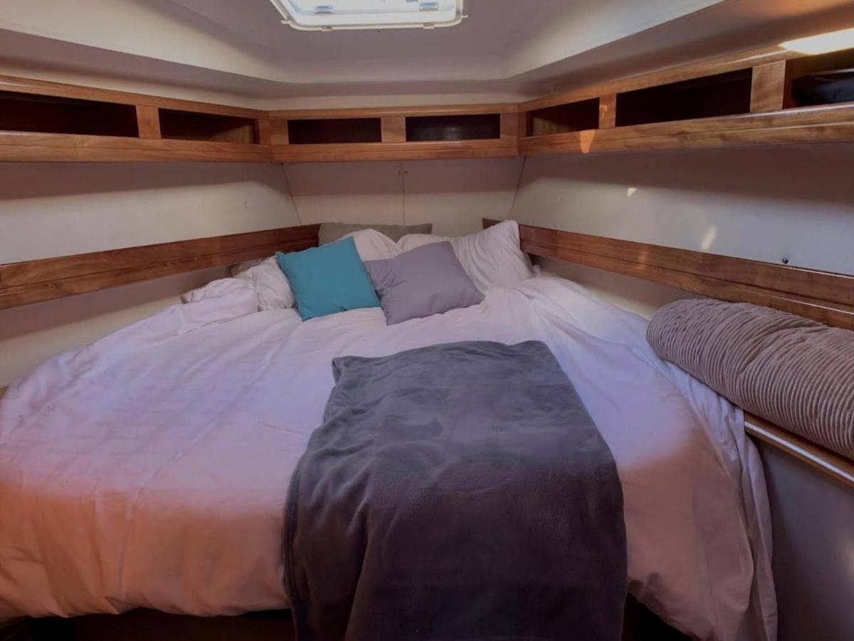 Suitetrails - An amazing experience Enjoy the city from a boat Up to 8 people