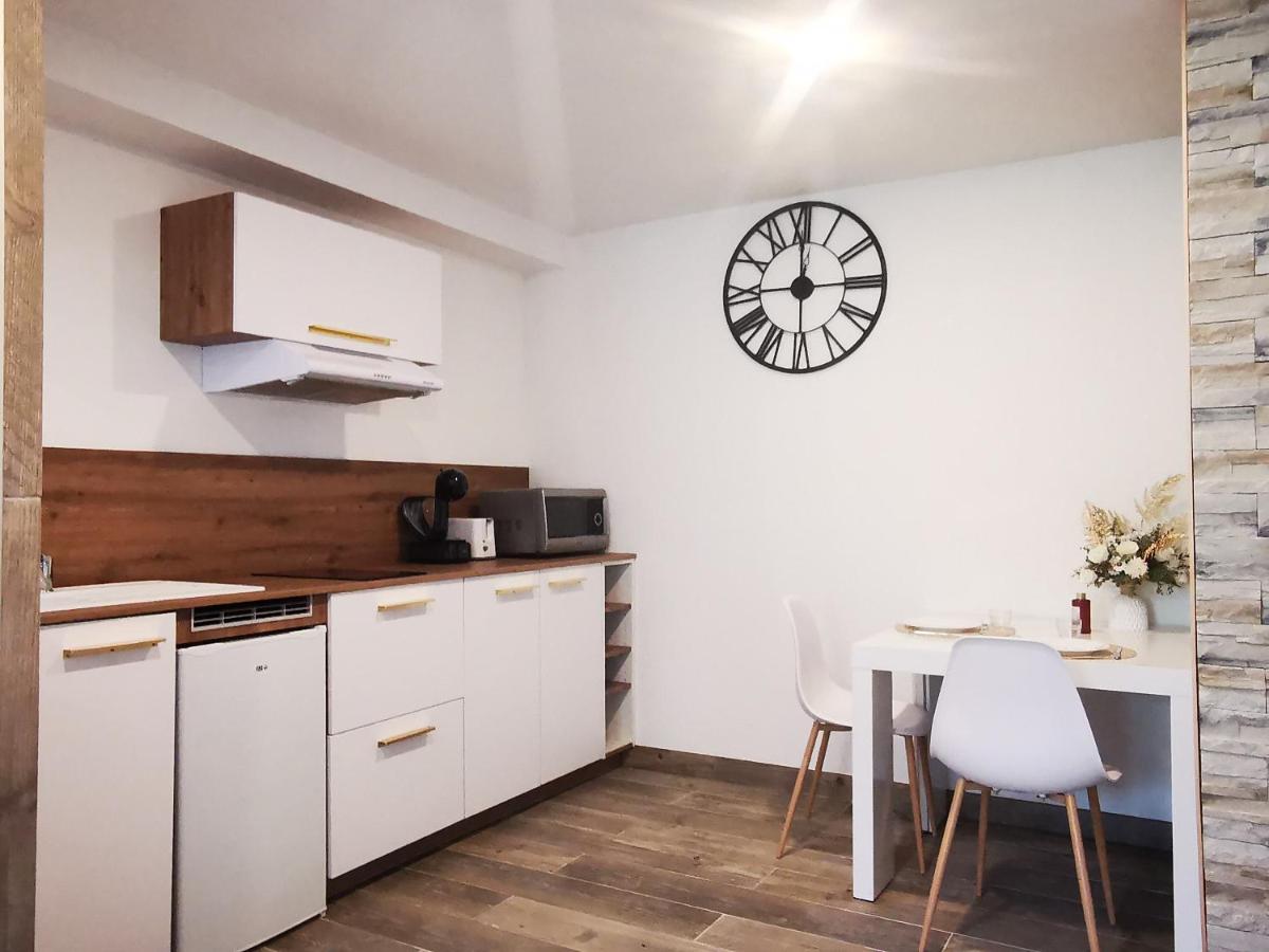 Le temps d'une pause, jacuzzi et table de massage - Housity