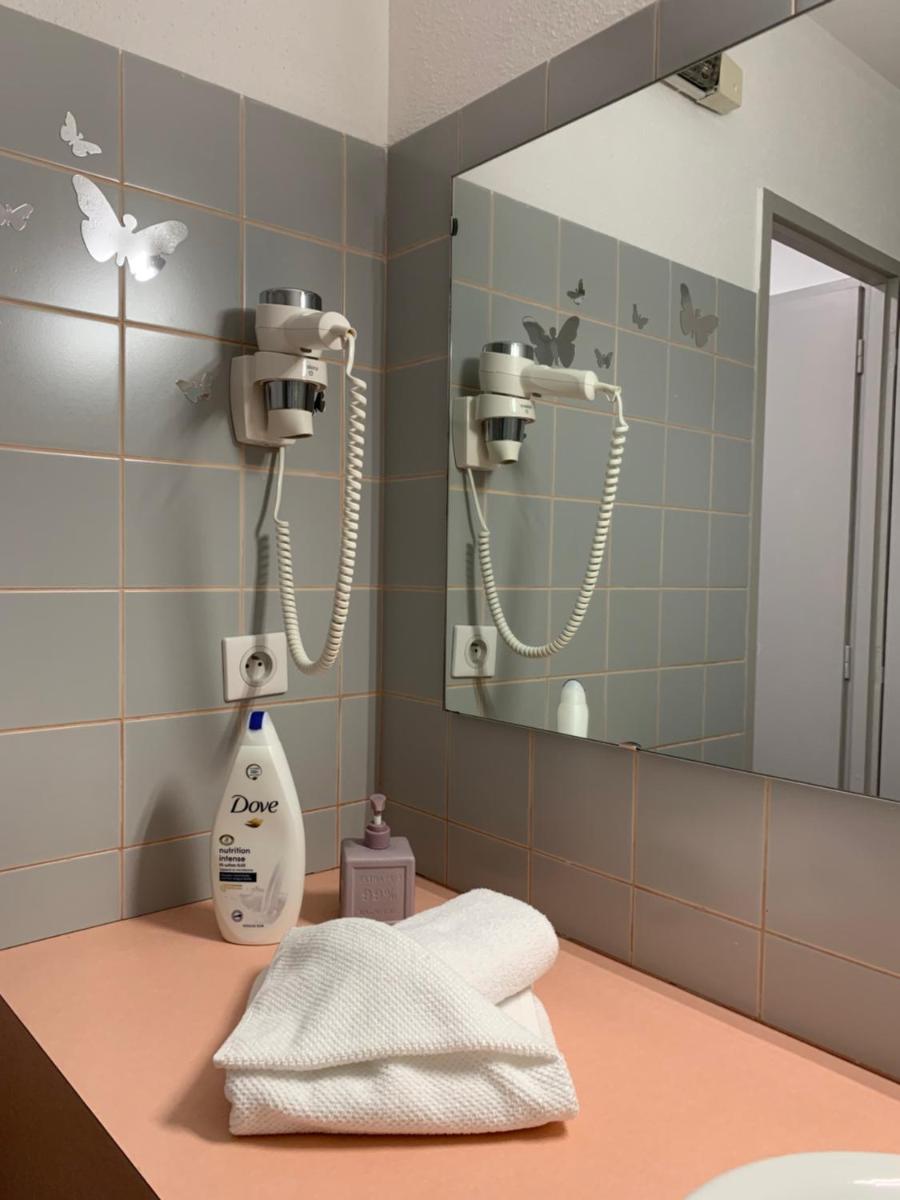 L'EMBLEME - BOUTIQUE HOTEL - Housity