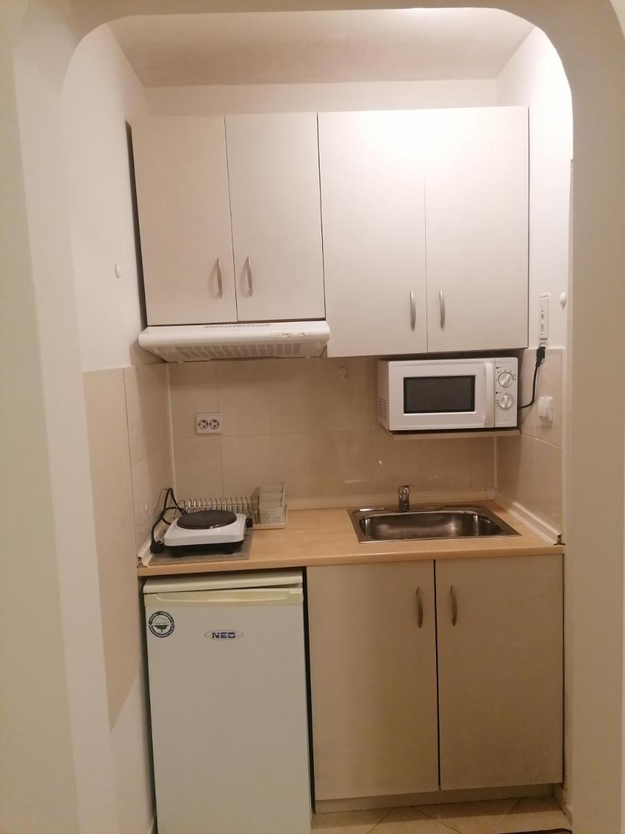 Petkov Family Hotel - Housity