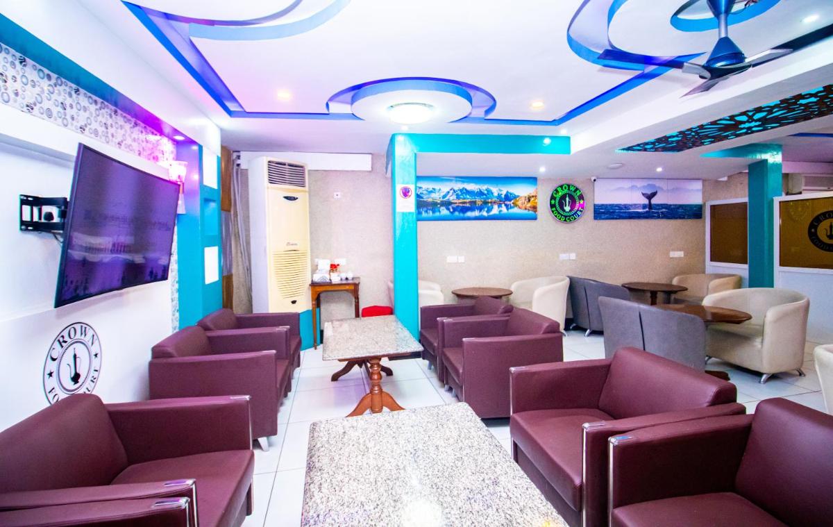 Ocean Crown Hotel - Housity