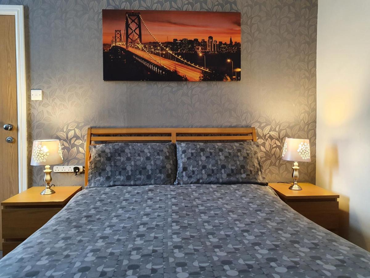 Brookfield Hotel - Housity