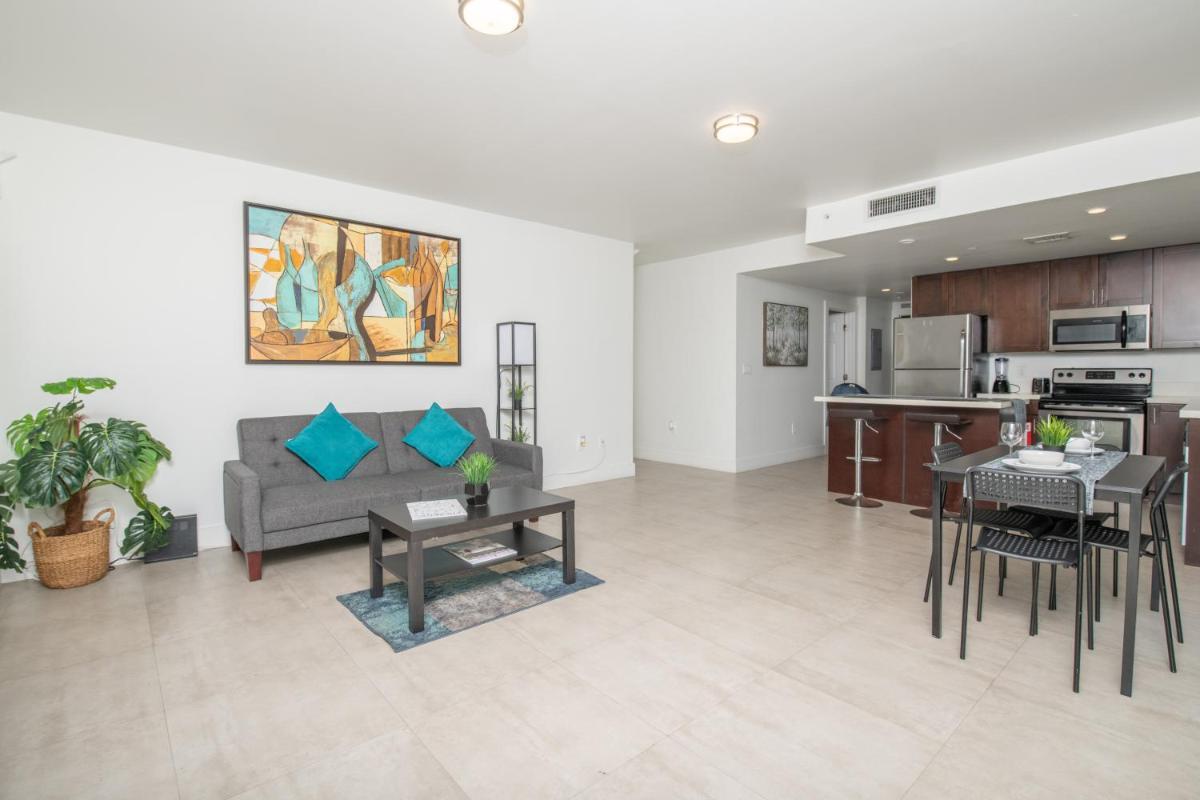 Spacious entire Apartment with Free Parking - Housity