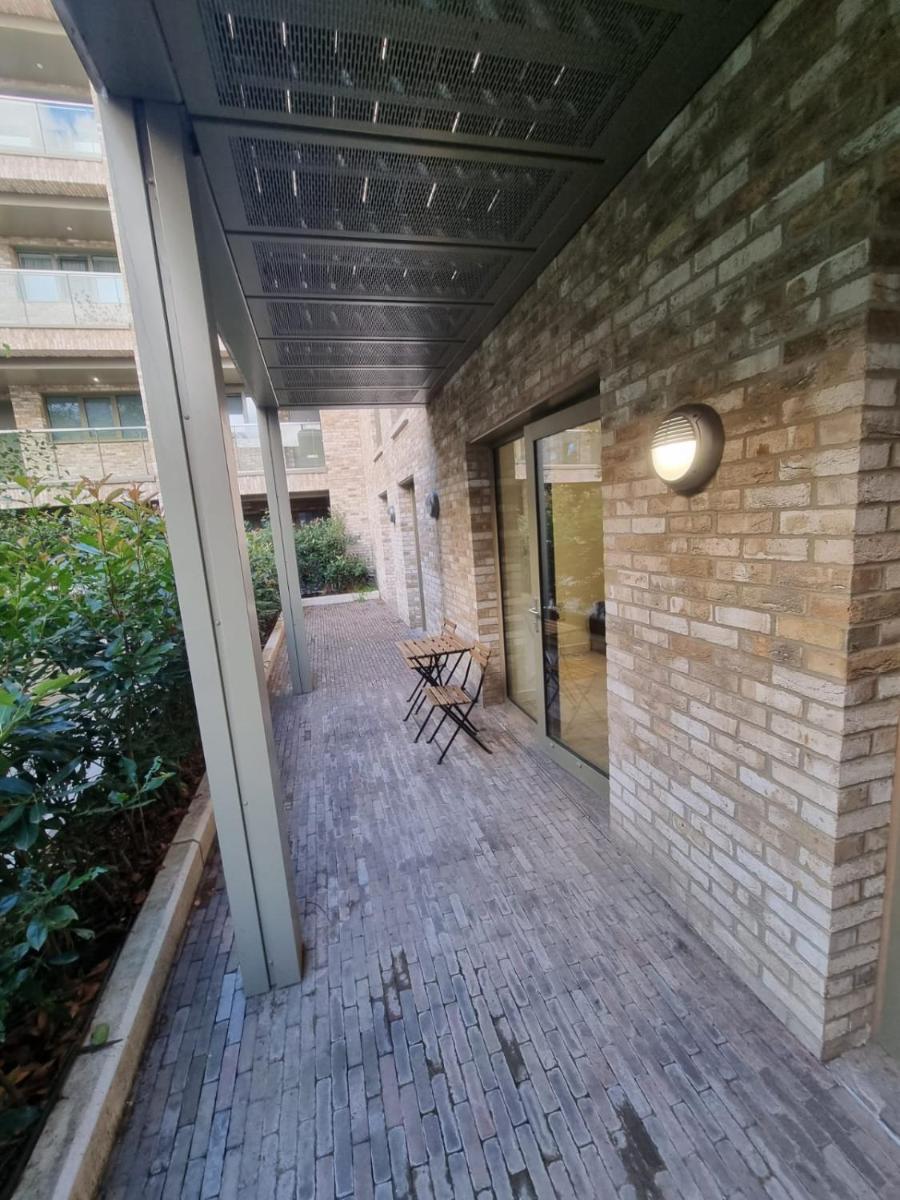 ExCel London - Fantastic Garden - 3 Bedroom-Condo - Housity