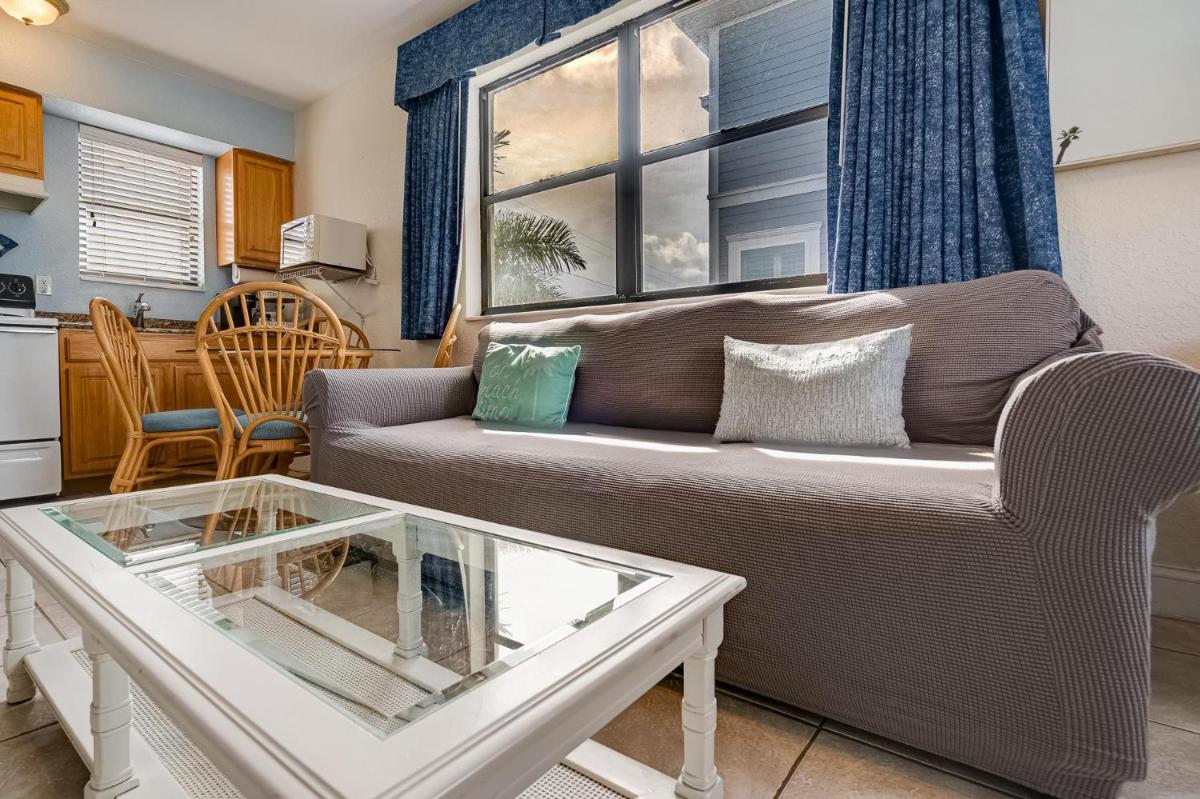 Royal Orleans 212 - Housity