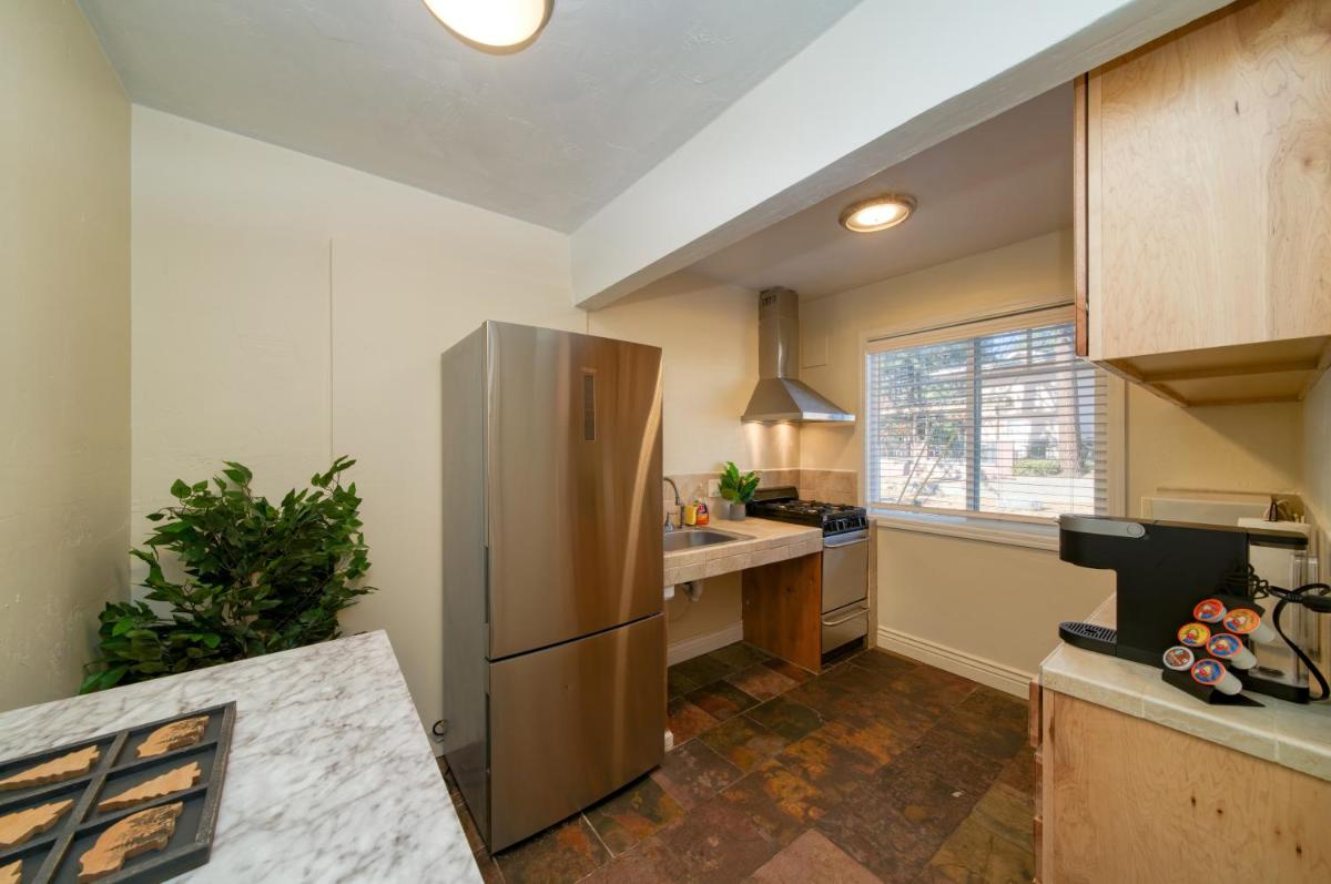 MML Unit 3 - Steps to Heavenly - Full Kitchen with Free Parking - Housity