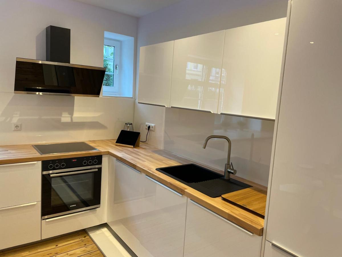 WH Immobilien Design City Appartement Rainshower - Housity