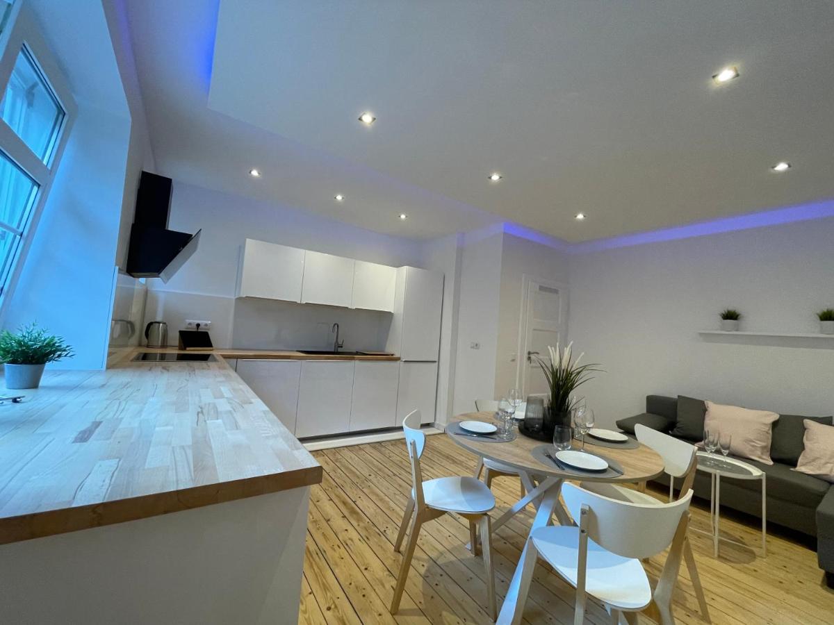 WH Immobilien Design City Appartement Rainshower - Housity