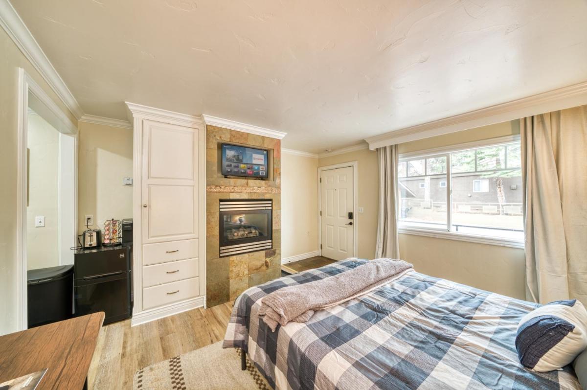 MML Unit 8 - Cozy stay in heart of SLT · Studio & Kitchenette - Housity