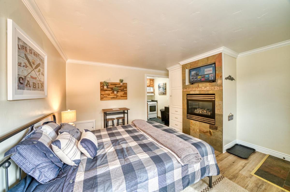 MML Unit 8 - Cozy stay in heart of SLT · Studio & Kitchenette - Housity
