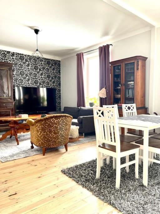 Spacious well equipped Home, 5th floor - Housity