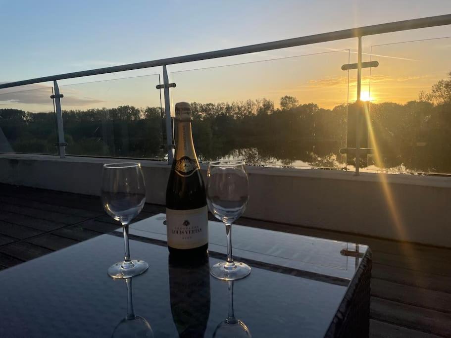 Suitetrails - Reed Warbler - HM111 - Lower Mill Estate Penthouse Apartment with Spa Access