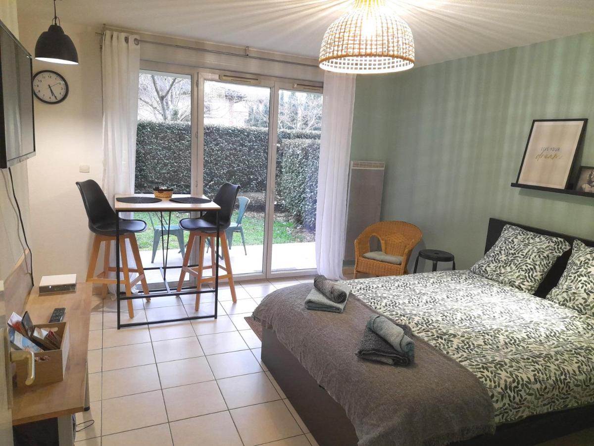 Suitetrails - Studio calme dans une belle résidence avec piscine • Parking • WiFi