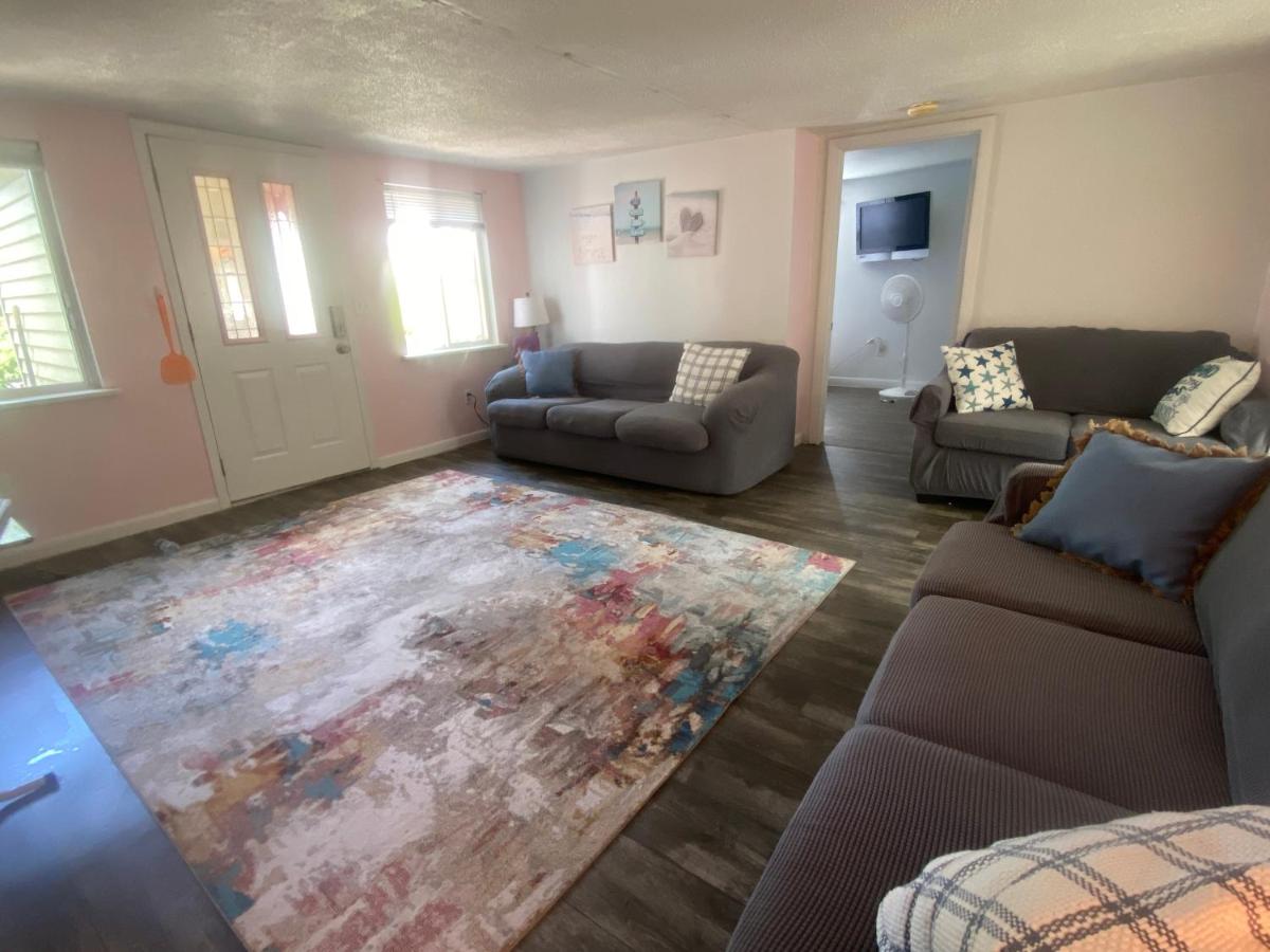 Shipwrecked Quarters - Housity