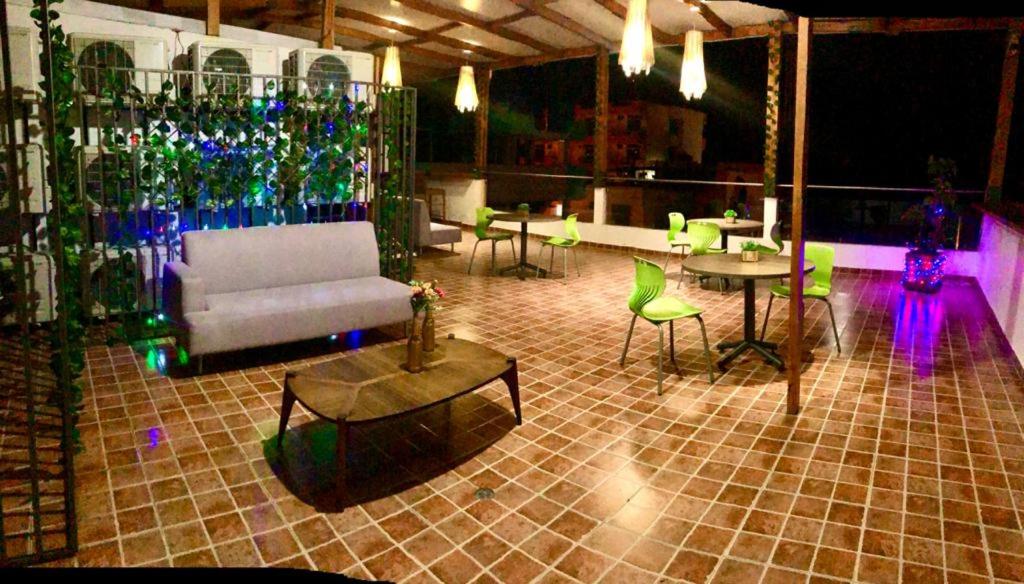 HOTEL MAESJHU - Housity