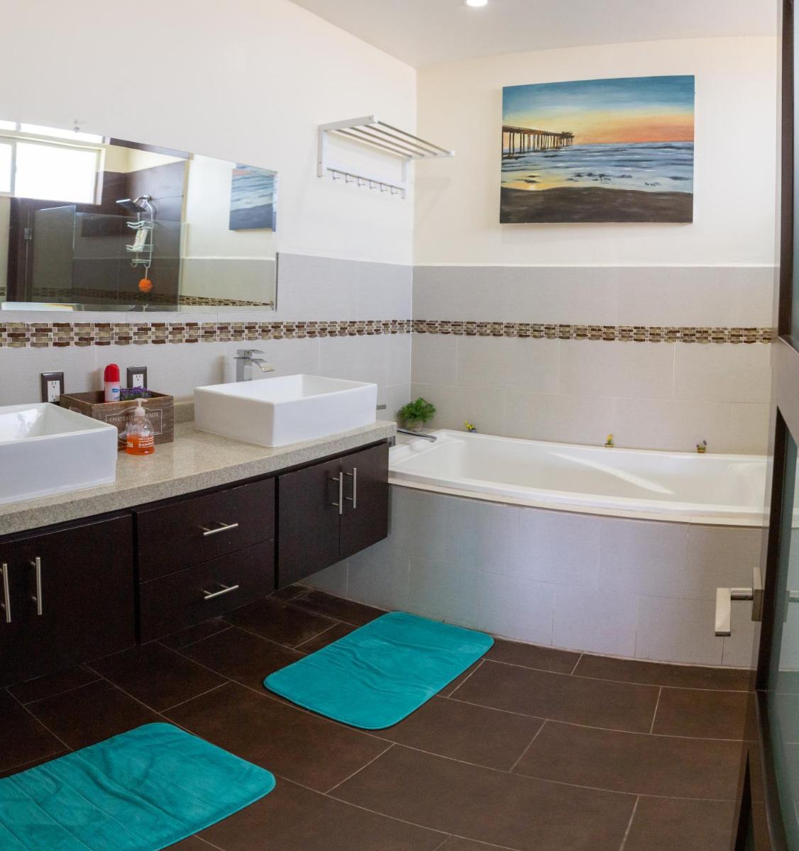 Luxury Modern Ocean Home for 20 guests - Housity
